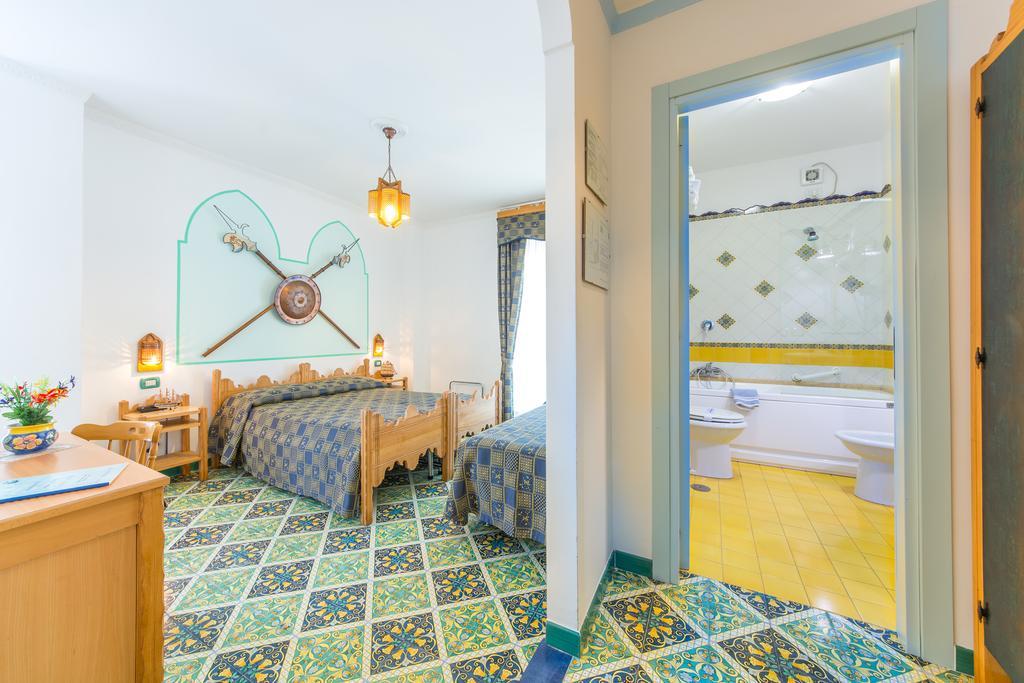 Riviera B&B Rooms Maiori Habitación foto